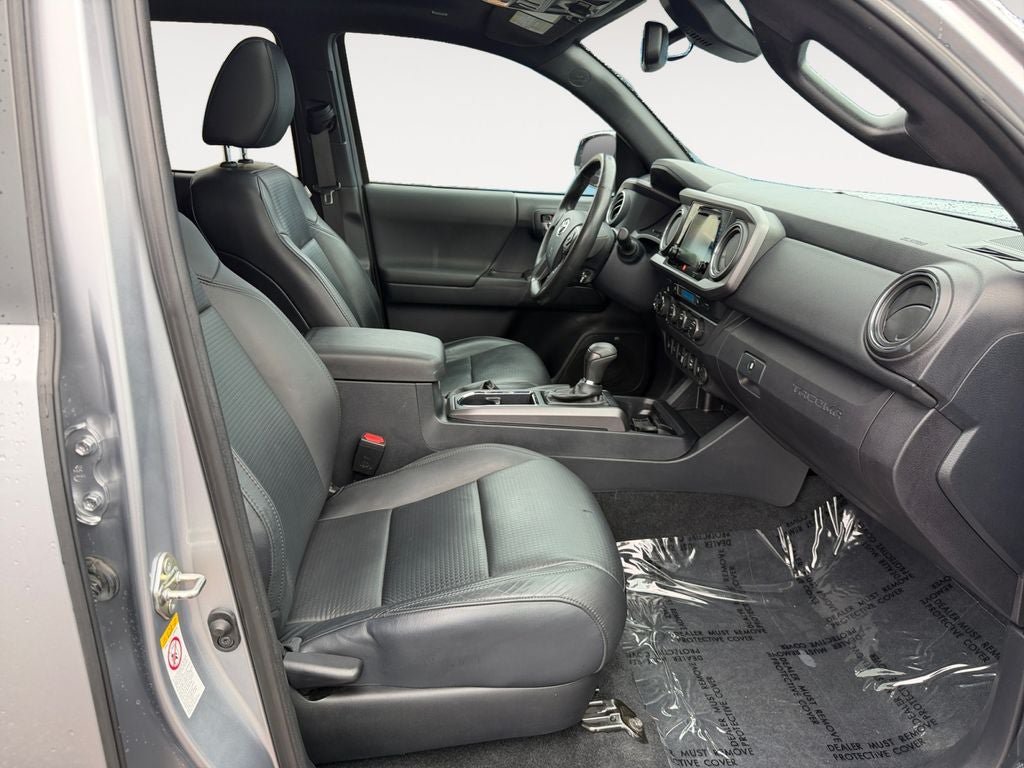Used 2019 Toyota Tacoma TRD Off-Road AWD/4WD image 24