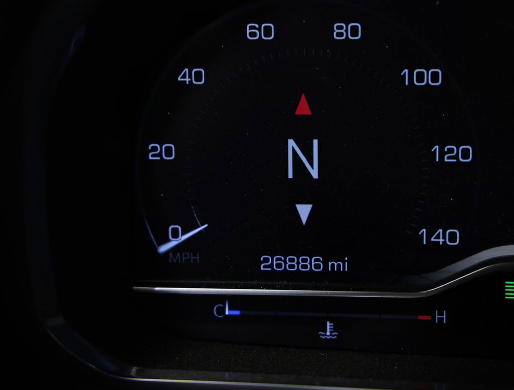 Used 2024 GMC Yukon XL SLT w/ SLT Luxury Package image 4