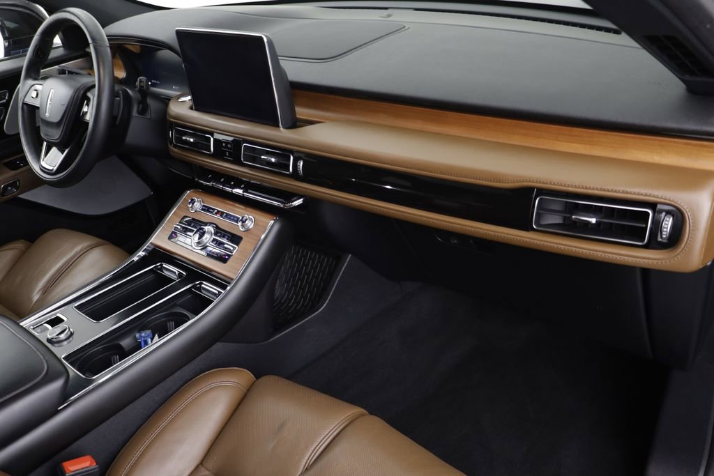 Used 2020 Lincoln Aviator Reserve w/ Equipment Group 201A image 22