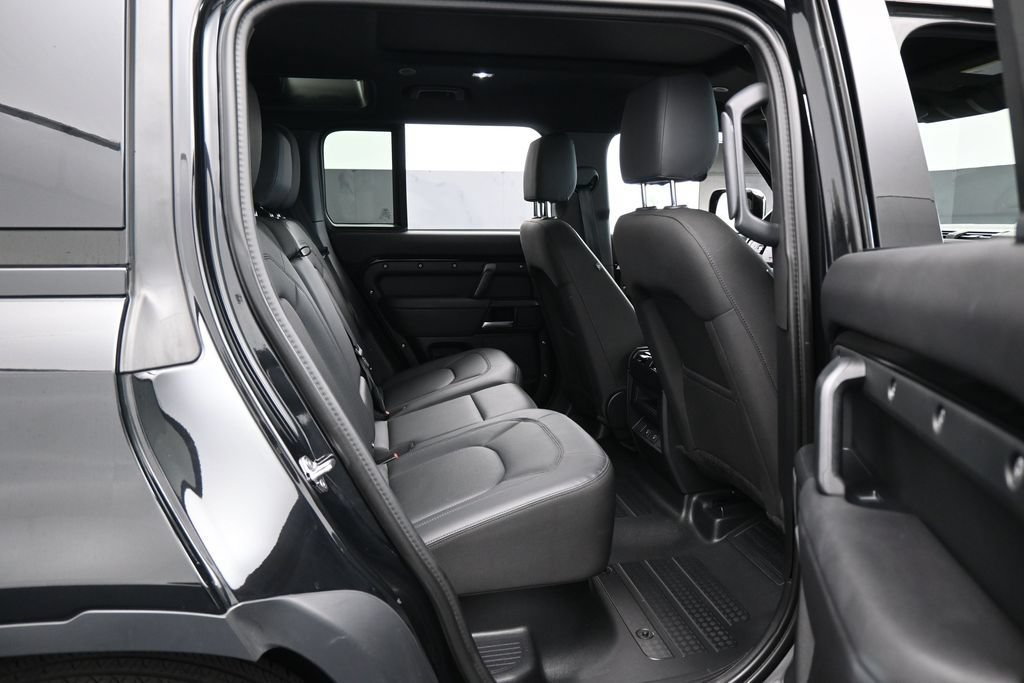 Used 2025 Land Rover Defender 110 S AWD/4WD image 43