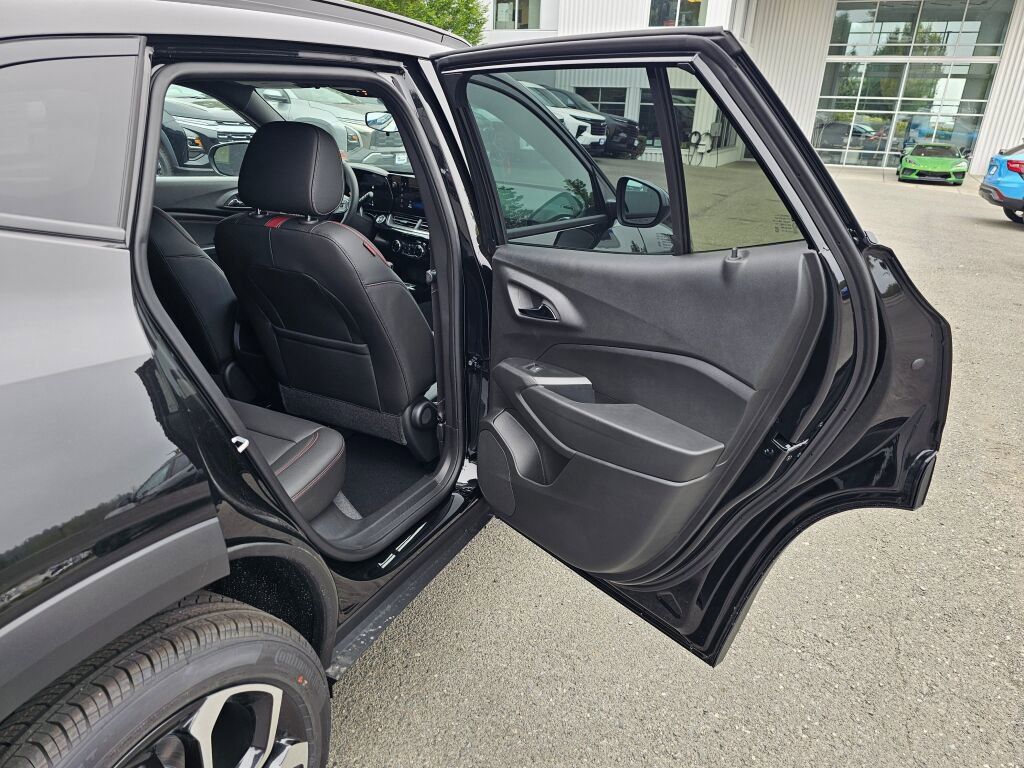 New 2026 Chevrolet Trax RS w/ Driver Confidence Package FWD image 25