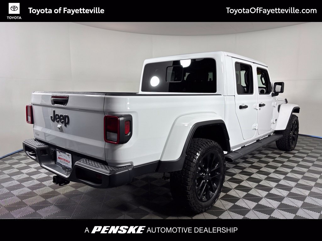 Used 2025 Jeep Gladiator Sport AWD/4WD image 13