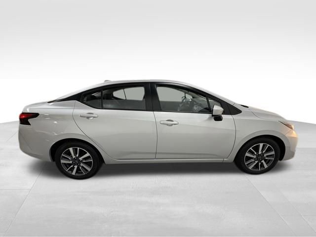 Used 2023 Nissan Versa SV image 6