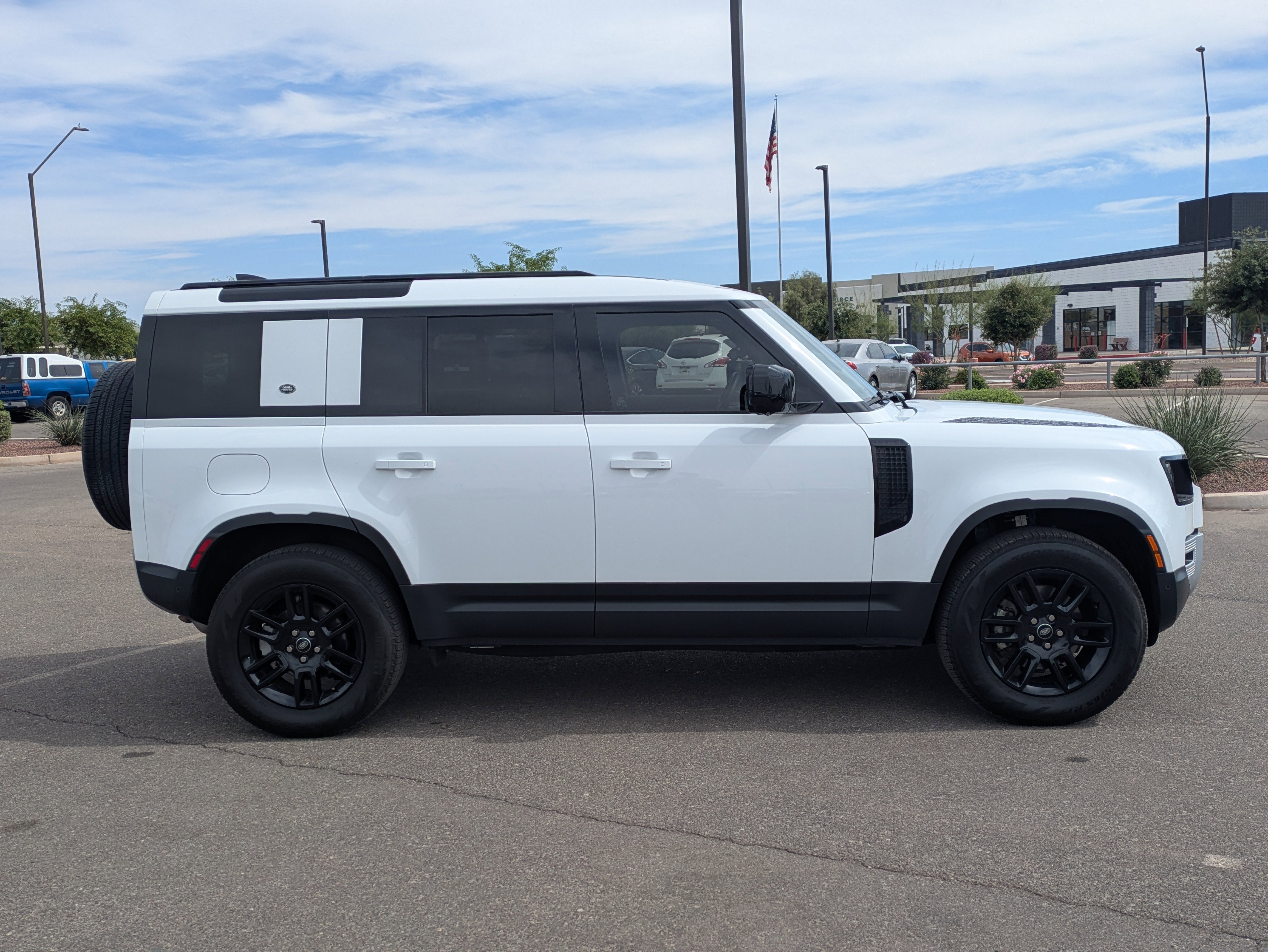 Used 2024 Land Rover Defender 110 S image 6
