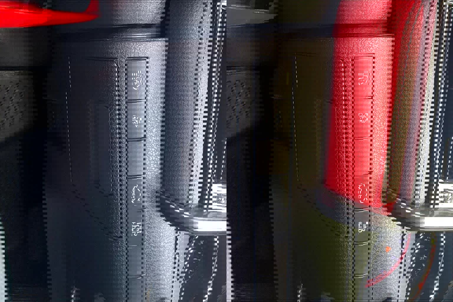 Used 2019 Toyota Camry XSE image 32