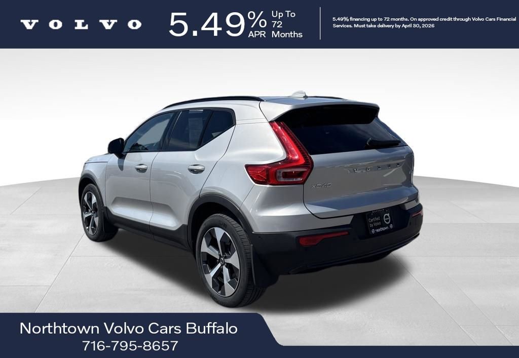 Used 2023 Volvo XC40 B5 Plus w/ Driver Assist Package AWD/4WD image 3