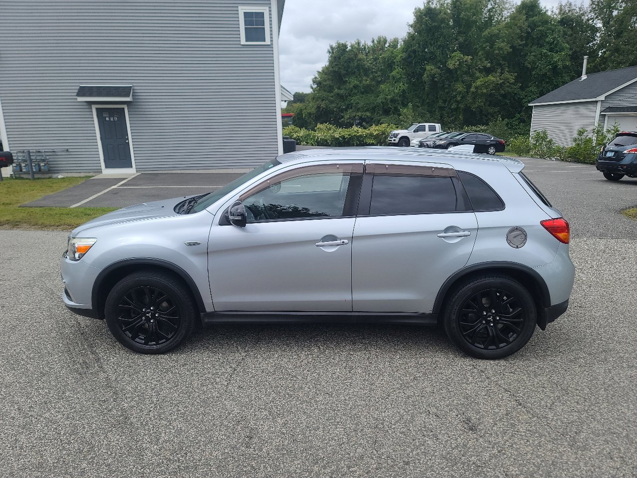 Used 2017 Mitsubishi Outlander Sport LE image 4