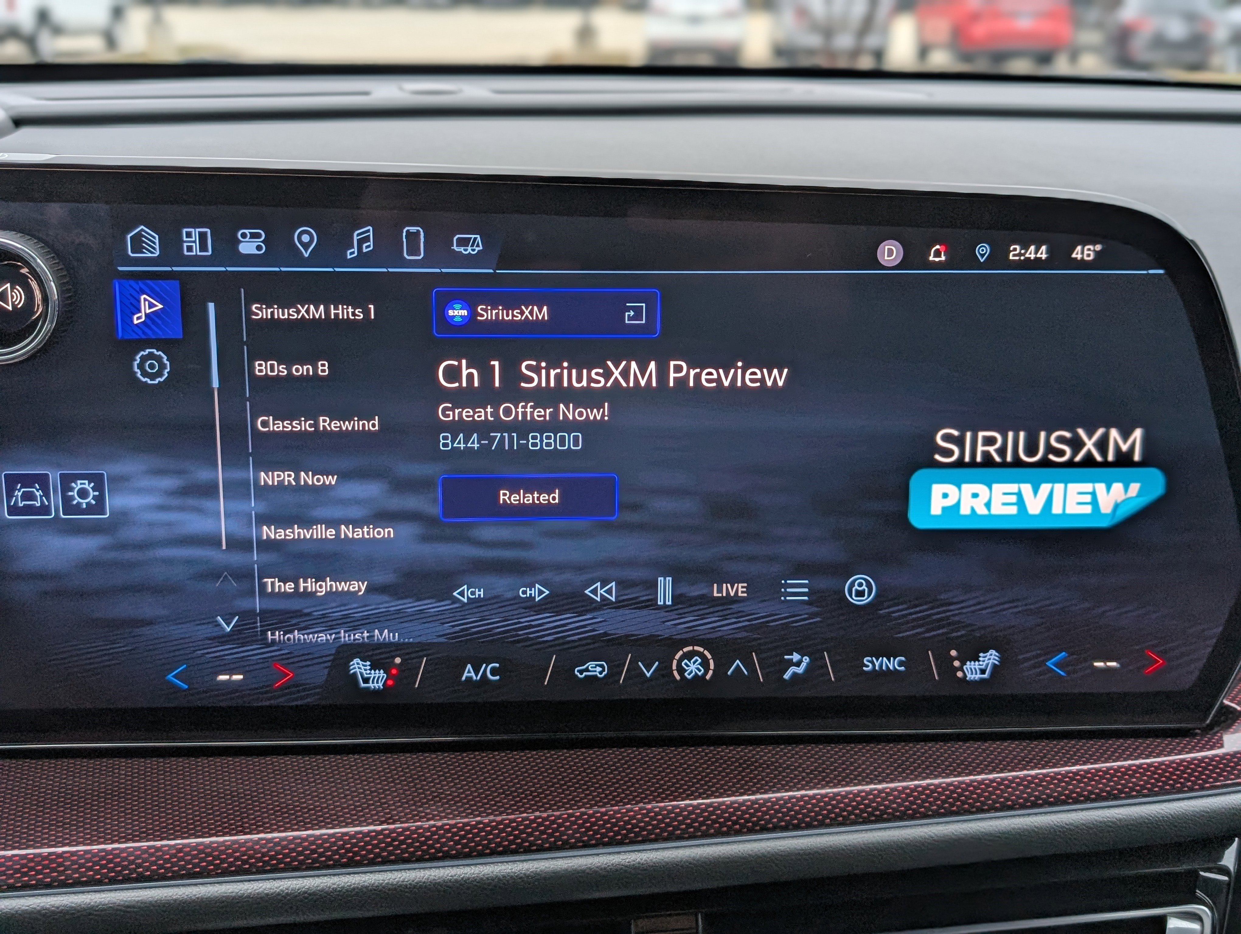 Used 2025 Chevrolet Traverse Z71 w/ Driver Confidence Package image 31