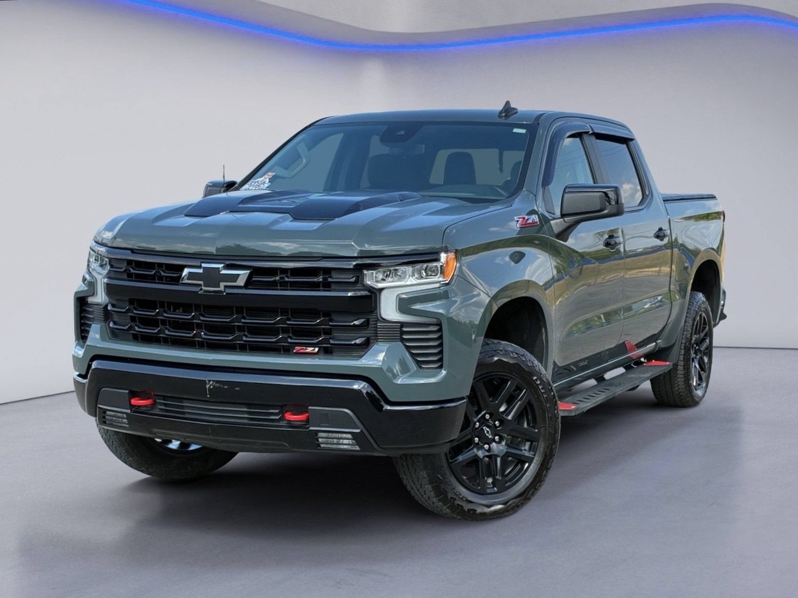 Used 2025 Chevrolet Silverado 1500 LT Trail Boss w/ Convenience Package II AWD/4WD image 2
