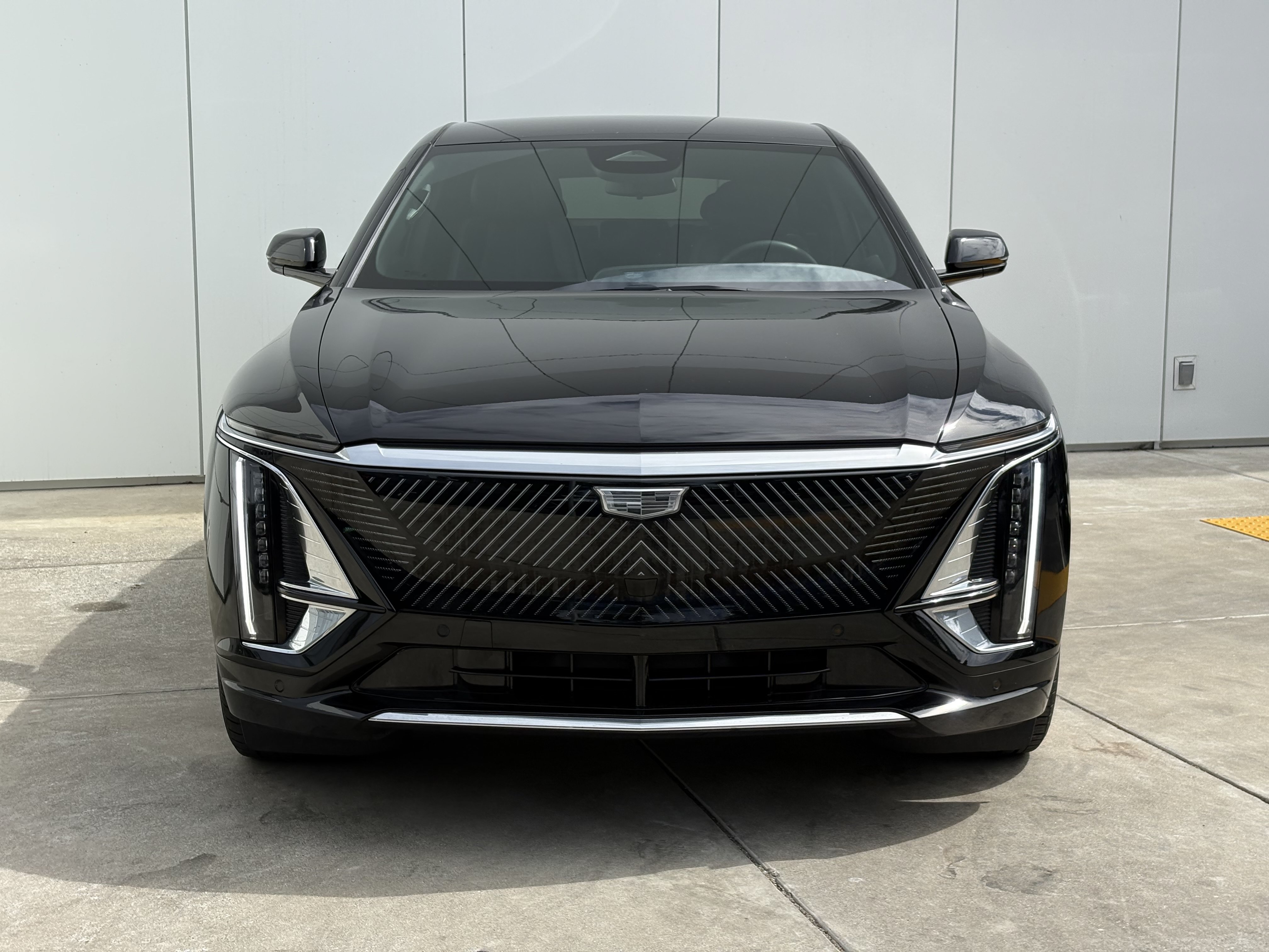 Certified 2024 Cadillac Lyriq Tech AWD/4WD image 3