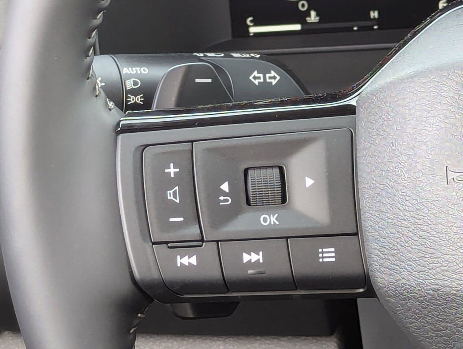 New 2026 Nissan Pathfinder SL AWD/4WD image 22