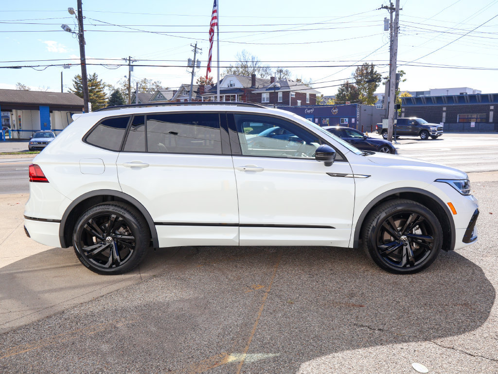 Used 2024 Volkswagen Tiguan SE R-Line AWD/4WD image 6