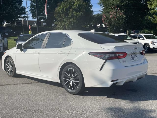 Used 2021 Toyota Camry SE FWD image 3