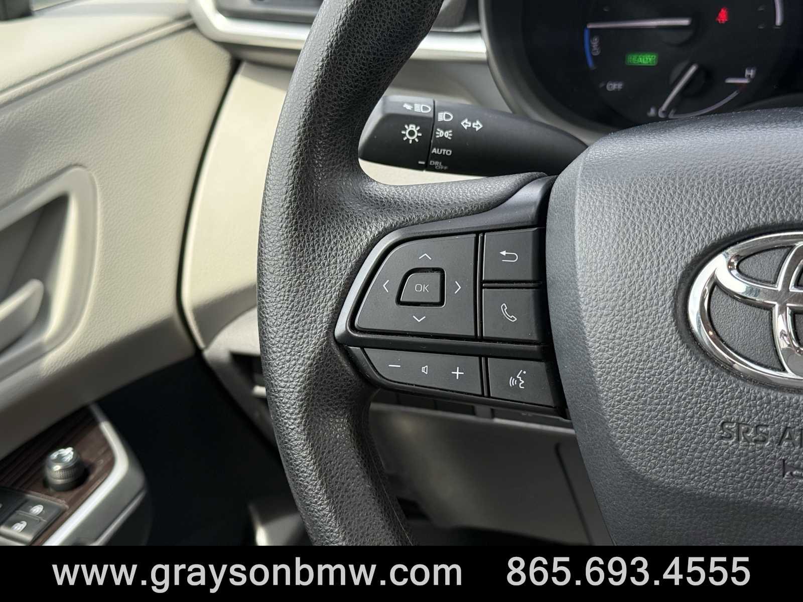 Used 2024 Toyota Sienna LE FWD image 22