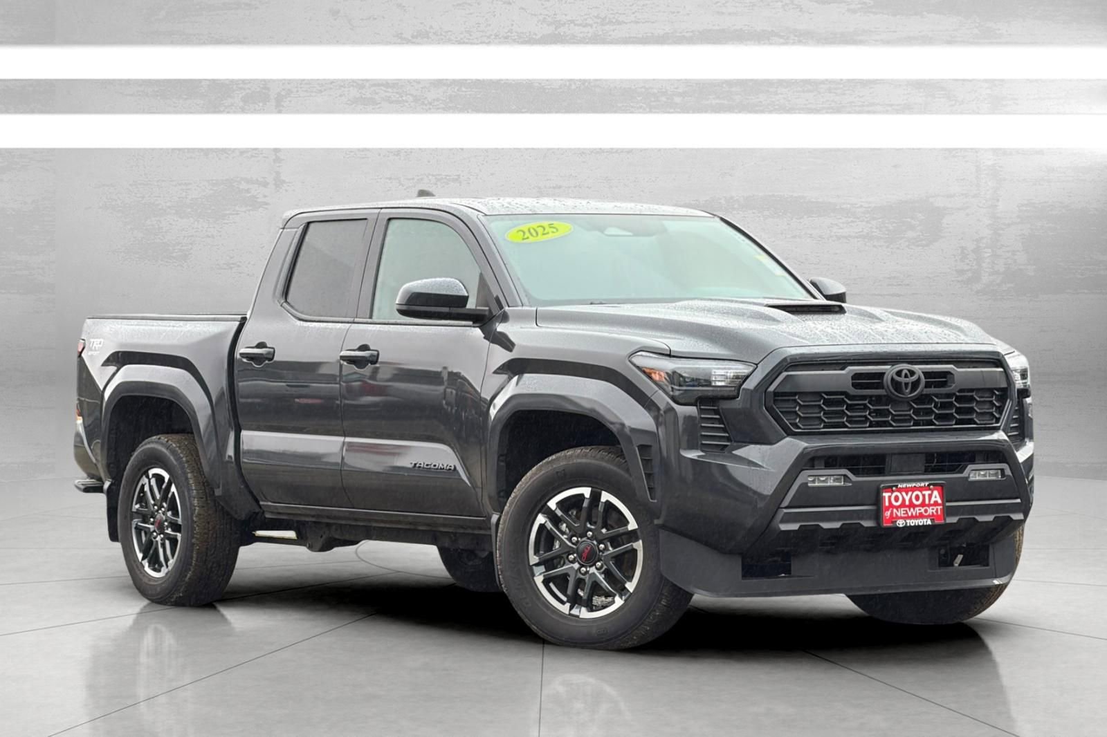 Used 2025 Toyota Tacoma TRD Sport AWD/4WD image 2