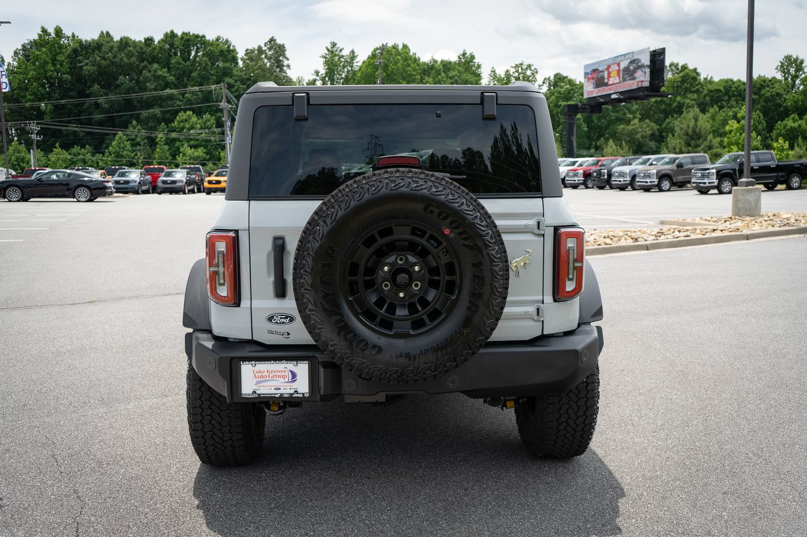 New 2026 Ford Bronco Outer Banks w/ Sasquatch Package AWD/4WD image 8