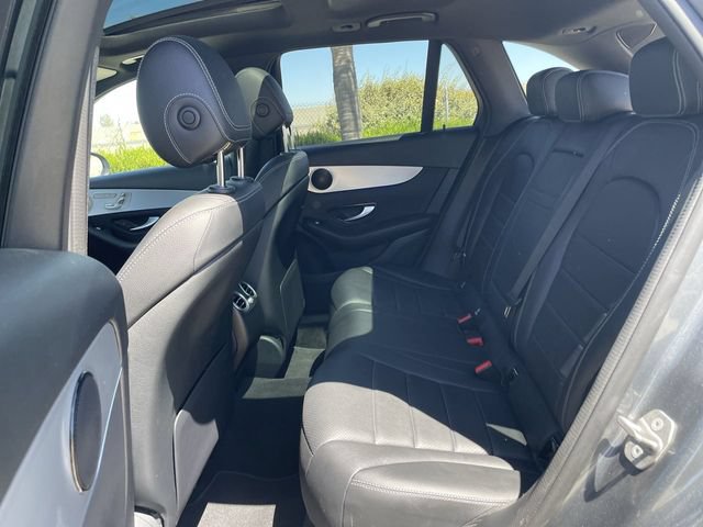 Used 2020 Mercedes-Benz GLC 300 4MATIC w/ Premium Package image 25