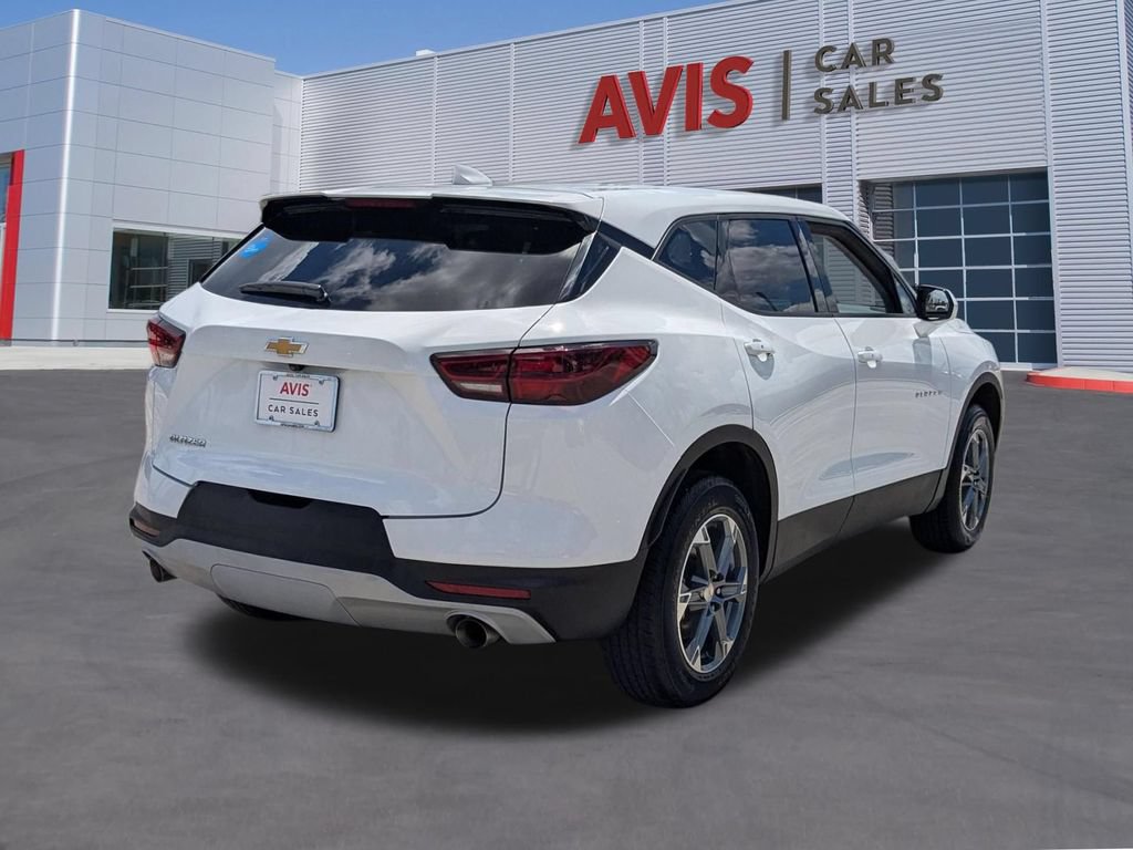 Used 2025 Chevrolet Blazer LT FWD image 6