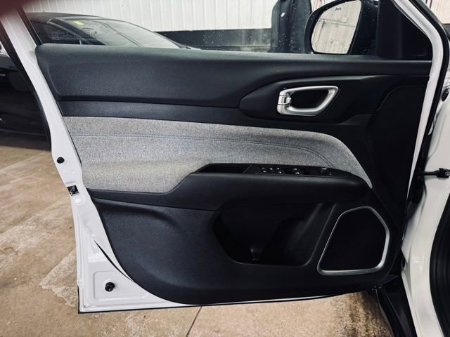 Used 2022 Jeep Compass Latitude w/ Convenience Group image 13