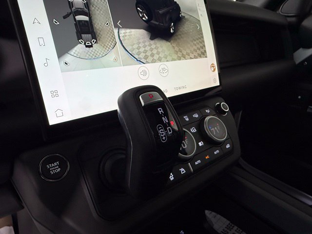 New 2026 Land Rover Defender 110 X-Dynamic SE AWD/4WD image 23