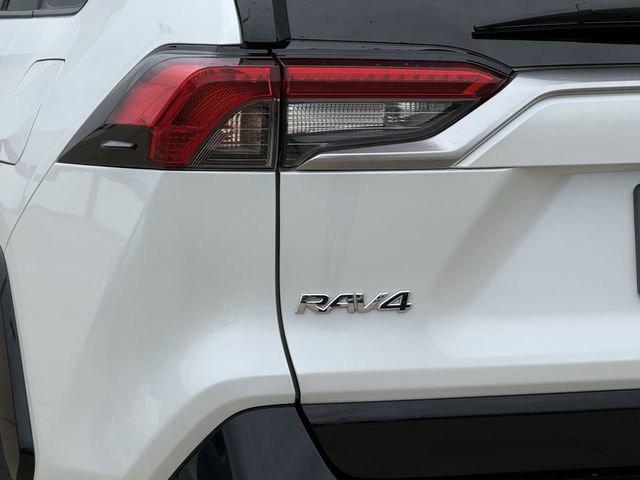 Used 2023 Toyota RAV4 XSE AWD/4WD image 6
