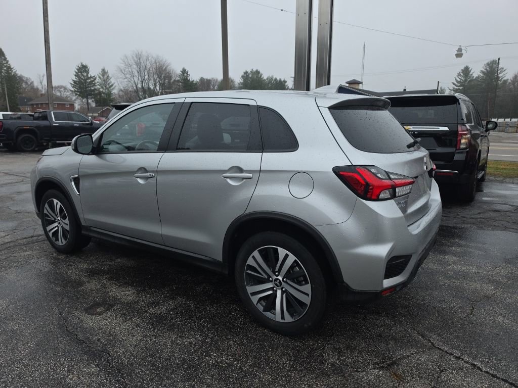 Used 2025 Mitsubishi Outlander Sport AWD image 4