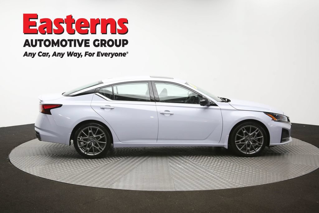 Used 2023 Nissan Altima 2.0 SR FWD image 46