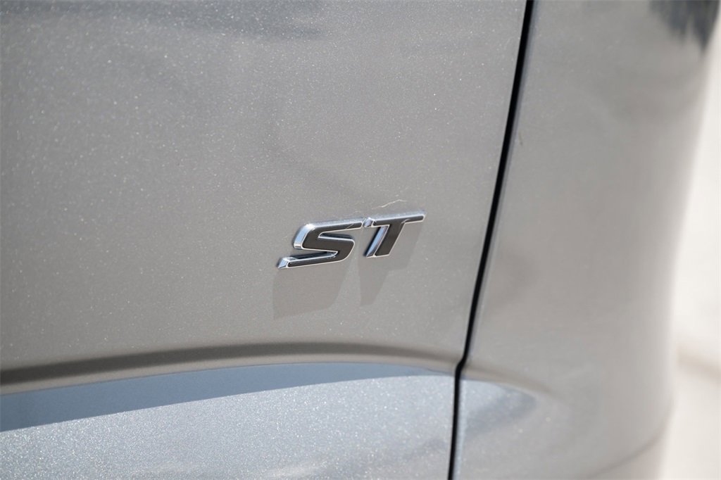 Used 2024 Buick Enclave Essence w/ Sport Touring Edition image 13