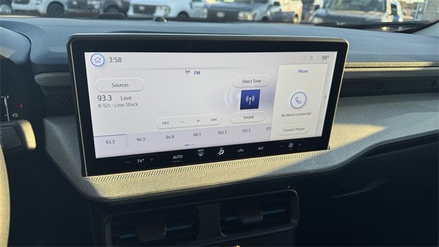 Certified 2025 Ford Maverick XLT image 28