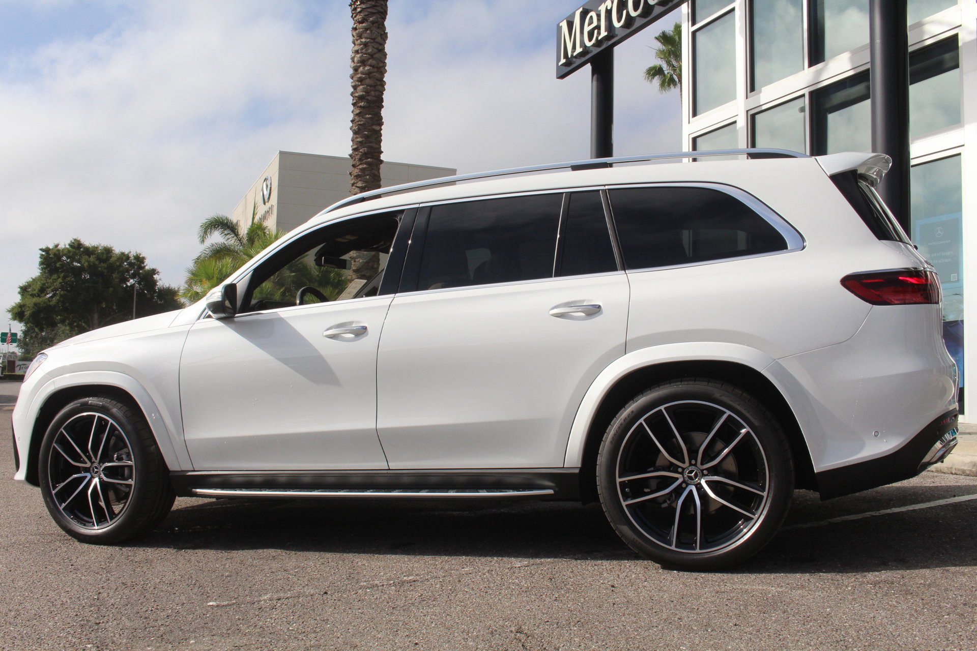 New 2026 Mercedes-Benz GLS 580 4MATIC image 4