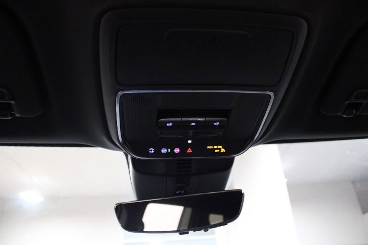 Used 2024 Chevrolet Traverse RS image 41