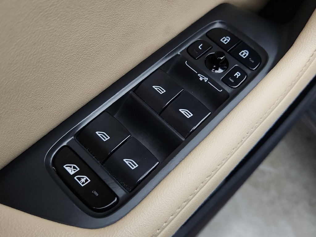 Used 2022 Polestar Polestar 2 w/ Plus Package AWD/4WD image 24