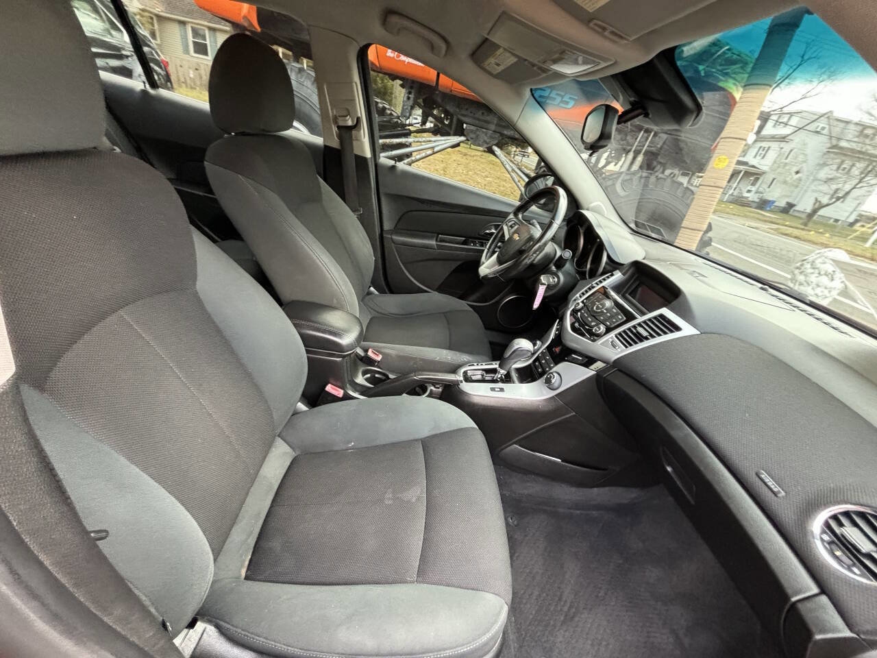 Used 2011 Chevrolet Cruze LT image 18