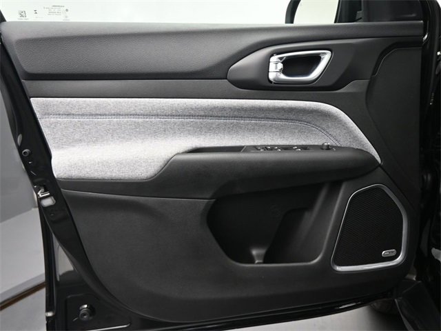 New 2025 Jeep Compass Latitude w/ Sun & Sound Group image 12