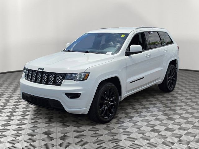 Used 2020 Jeep Grand Cherokee Altitude AWD/4WD image 3