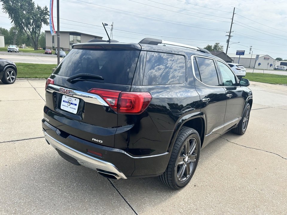 Used 2017 GMC Acadia Denali image 5