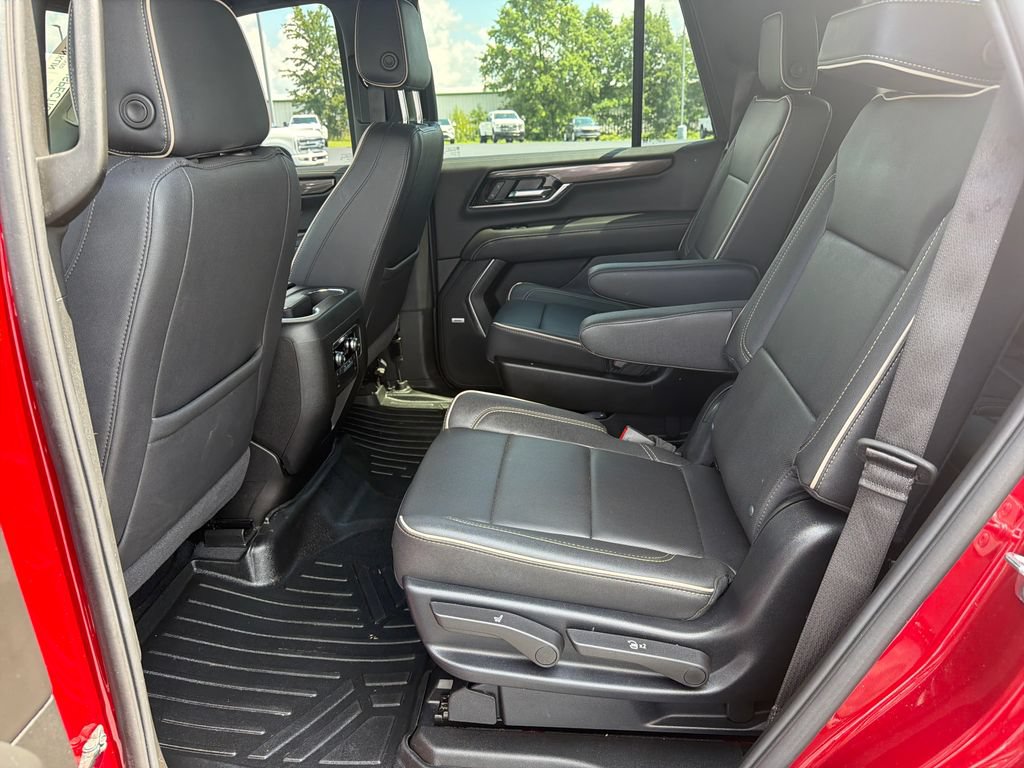 Used 2025 GMC Yukon Elevation AWD/4WD image 14
