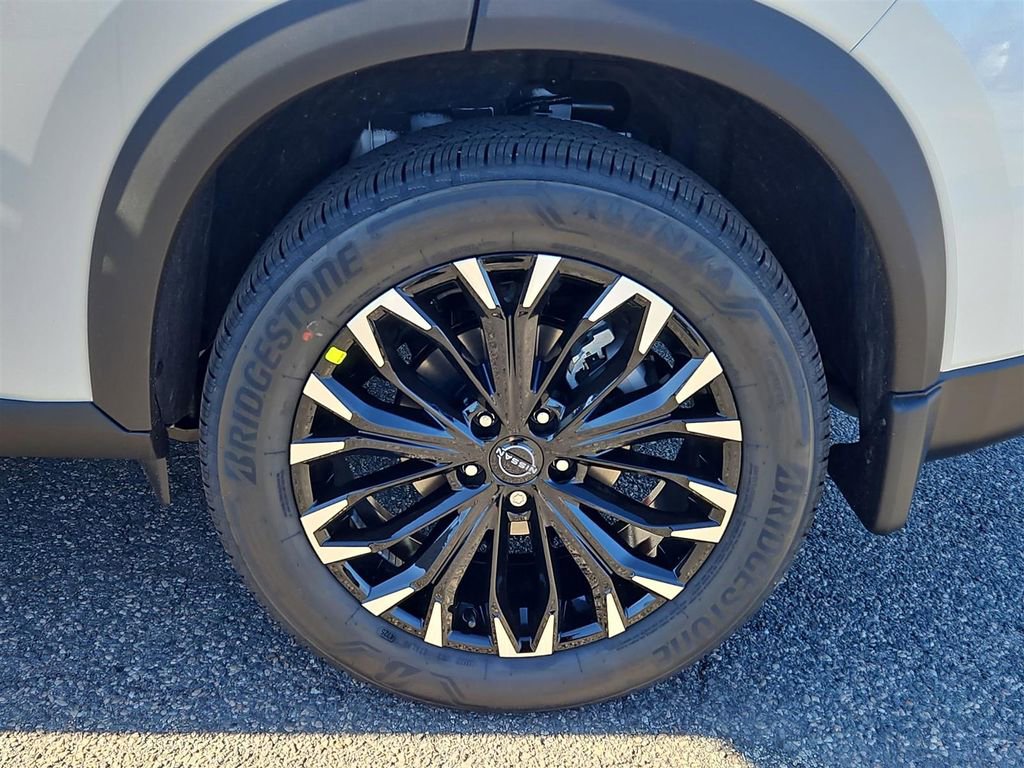 New 2026 Nissan Rogue SV image 4