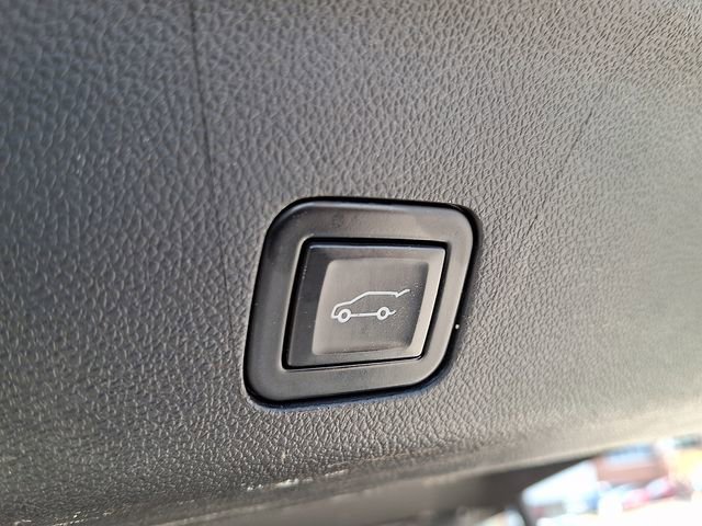 Used 2023 GMC Yukon AT4 w/ AT4 Premium Plus Package image 25