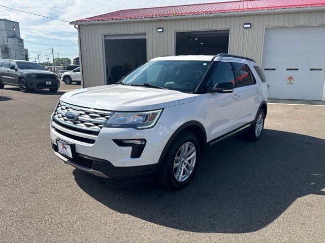 Used 2018 Ford Explorer XLT w/ Equipment Group 202A AWD/4WD image 7