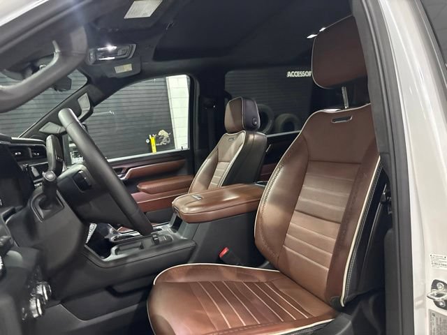 Used 2024 GMC Sierra 3500 Denali Ultimate AWD/4WD image 11