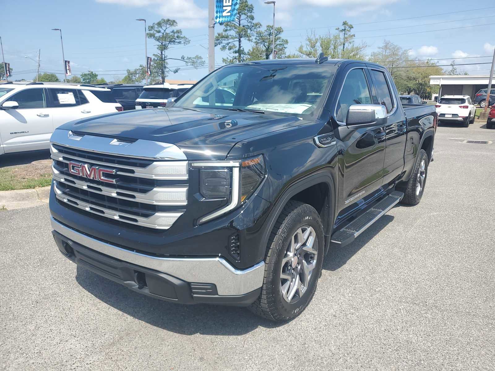 New 2026 GMC Sierra 1500 SLE w/ X31 Off-Road Package image 1