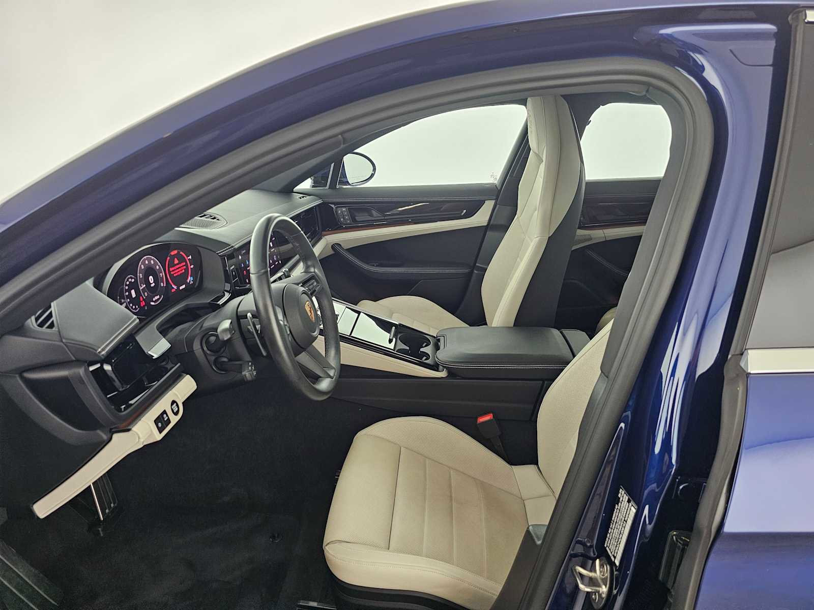 Used 2024 Porsche Panamera 4 image 39