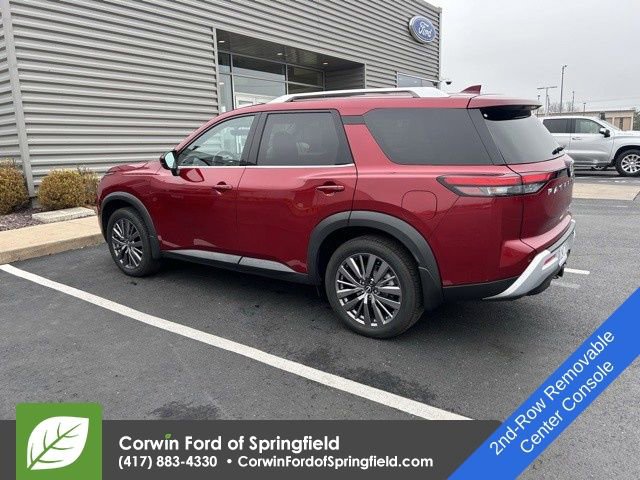 Used 2023 Nissan Pathfinder SL w/ SL Premium Package image 5