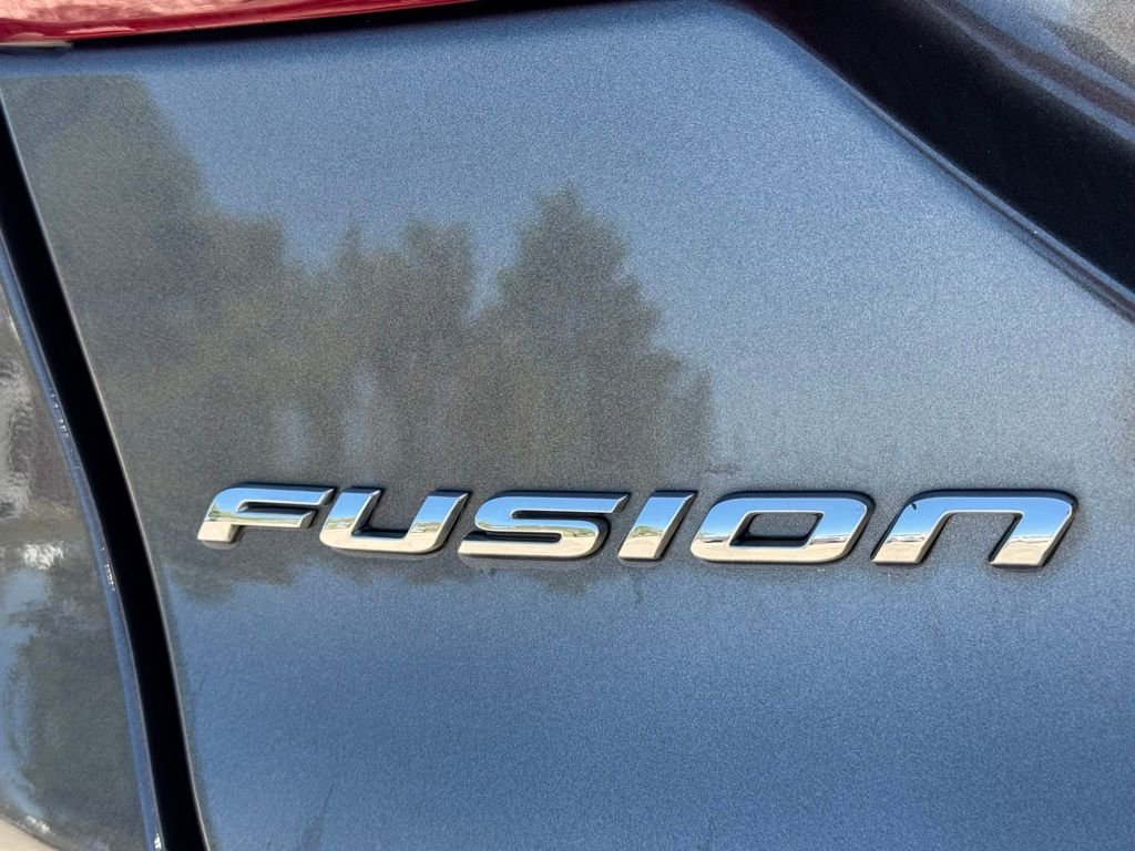 Used 2018 Ford Fusion SE w/ Fusion SE Technology Package image 10