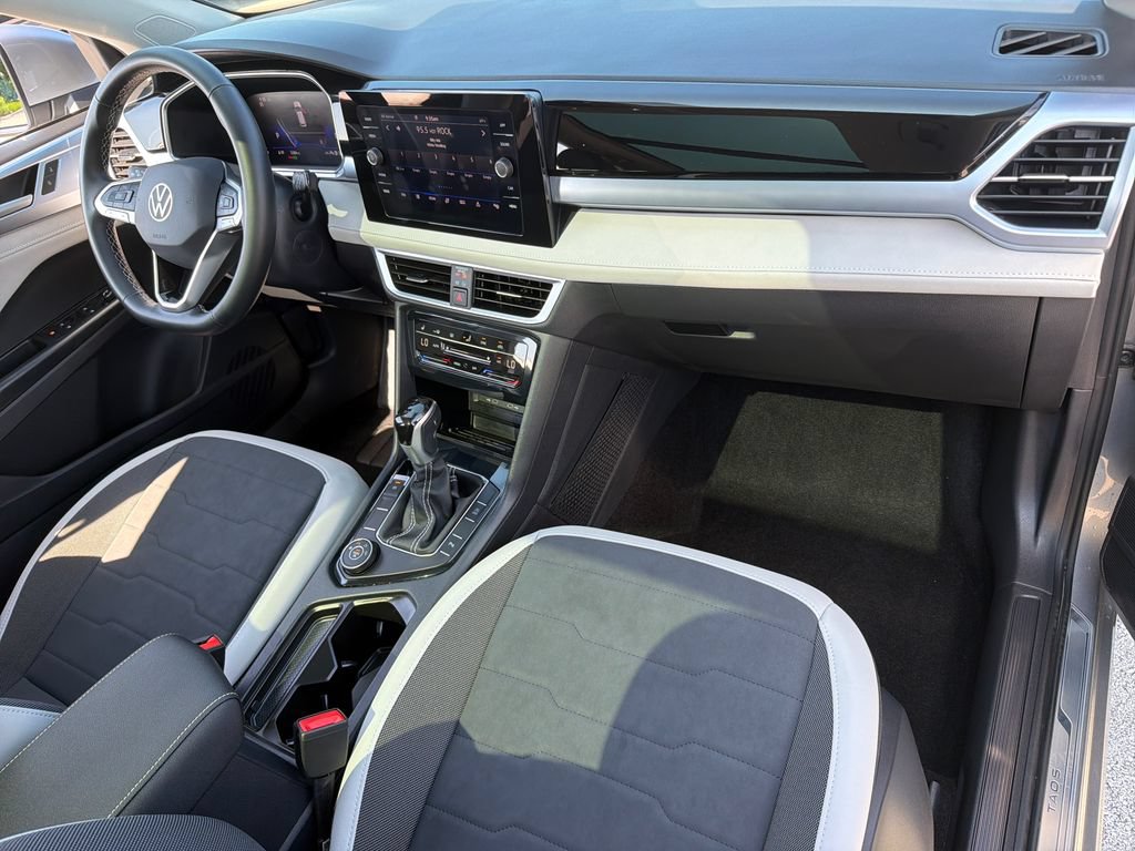 Certified 2025 Volkswagen Taos SE AWD/4WD image 27