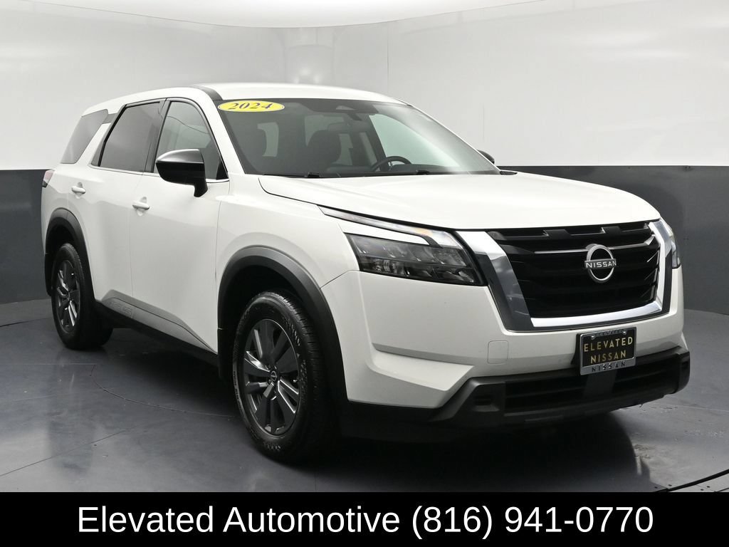 Used 2024 Nissan Pathfinder S AWD/4WD image 1