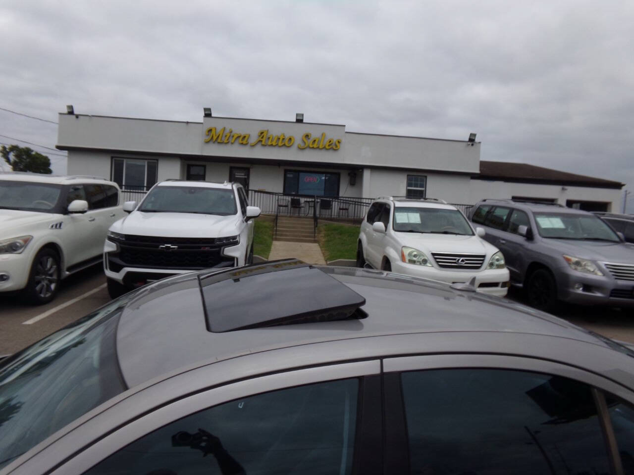 Used 2008 Mercedes-Benz E 350 4MATIC Sedan image 9