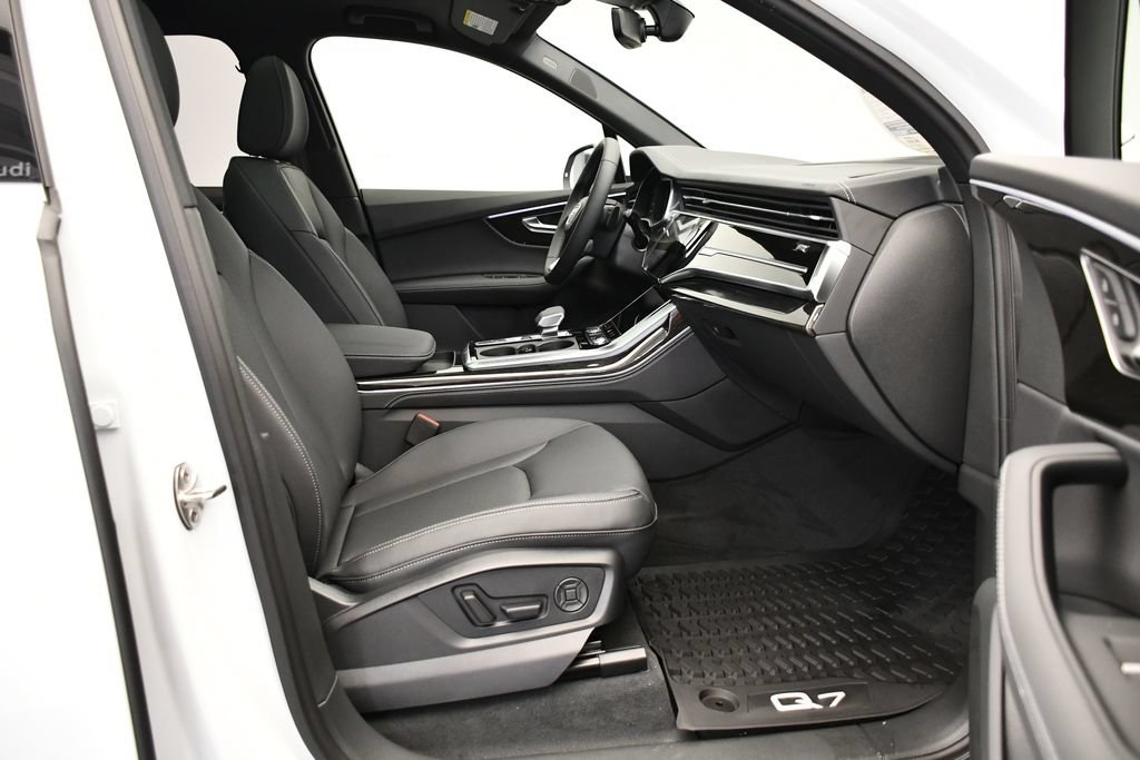 Used 2025 Audi Q7 3.0T Premium Plus w/ Premium Plus Package AWD/4WD image 47