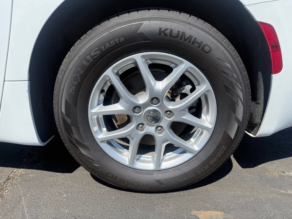 Used 2023 Chrysler Voyager LX FWD image 36